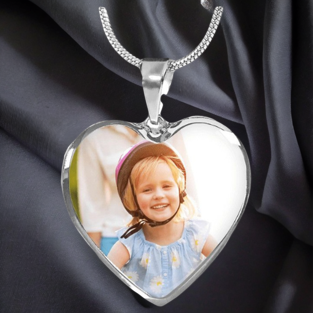 CAPTURED MOMENTS: CUSTOM PHOTO UPLOAD NECKLACE
